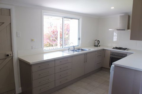 Catho Cottage - New Castle Holiday 2