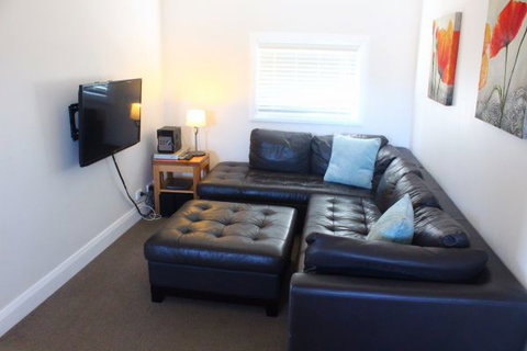 Catho Cottage - New Castle Holiday 5