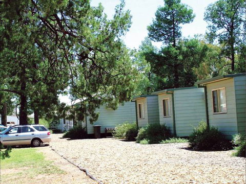 Camp Cypress Cabin And Caravan Park - New Castle Holiday 1