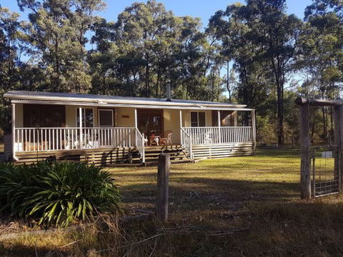 Dandaloo Cottage - New Castle Holiday 0