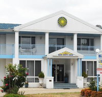 Blue and White Lodge - New Castle Holiday