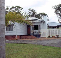 Shamrose Cottage - New Castle Holiday