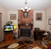 Tenterfield Historic Luxury Cottage - New Castle Holiday