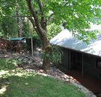 Leafy Sea Cottage - New Castle Holiday