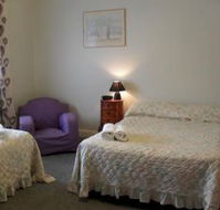 Aaron Cottage - New Castle Holiday