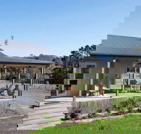 Justine's on Jarretts - New Castle Holiday