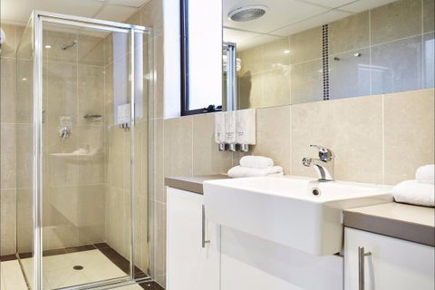 Manuka Park Apartments - New Castle Holiday 10