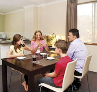 Oxley Court Apartments - New Castle Holiday
