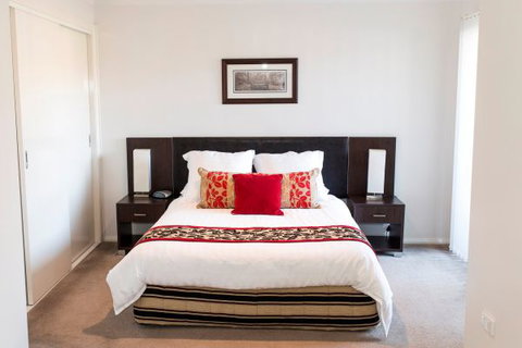 Stay Bathurst - New Castle Holiday 2