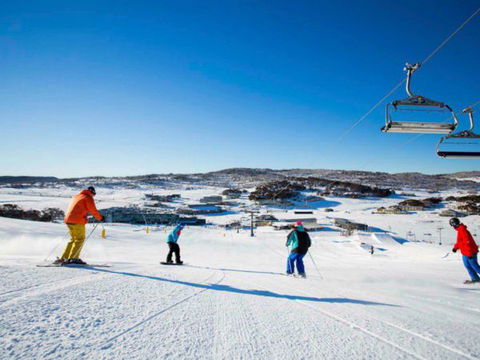 The Coachman Ski Lodge - New Castle Holiday 1