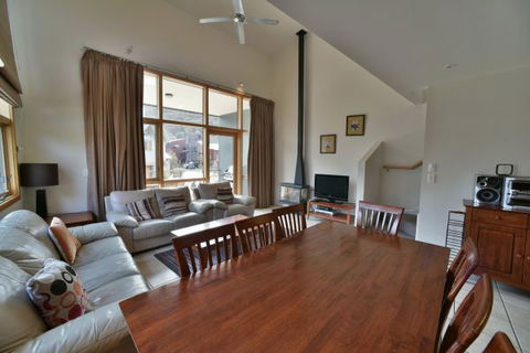 Tomarlin Views 1 - New Castle Holiday 3
