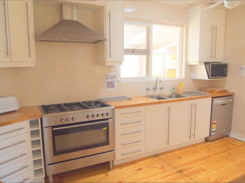 Christies Cottage For Holidays And Relocations. - New Castle Holiday 4