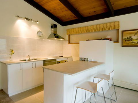 Chisholm Heights CBD Accommodation - New Castle Holiday 2