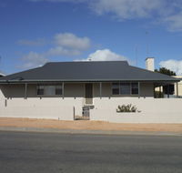 Jetty Views - New Castle Holiday