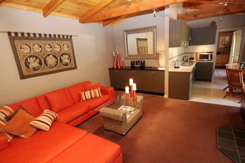Mirkwood Forest Self-Contained Spa Cottages - New Castle Holiday 2