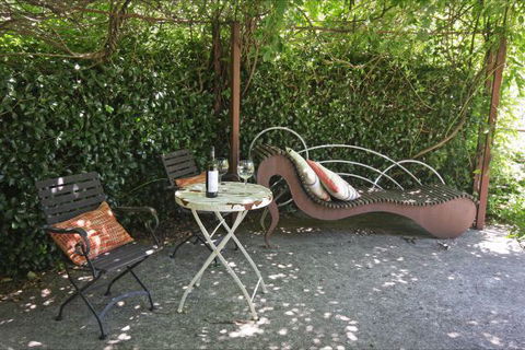 Mirkwood Forest Self-Contained Spa Cottages - New Castle Holiday 5