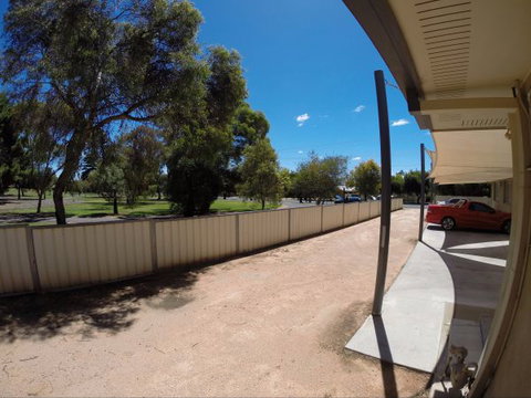 Shamore Apartments - Walnut - New Castle Holiday 4