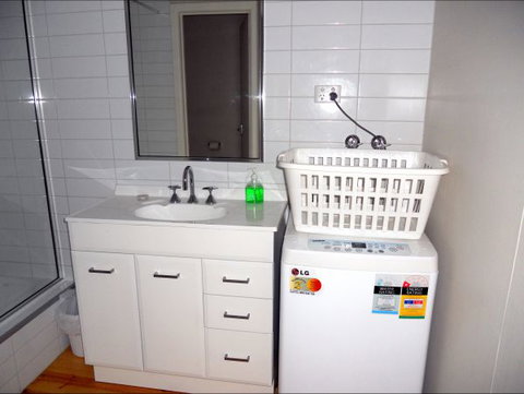 Shamore Apartments - Walnut - New Castle Holiday 9