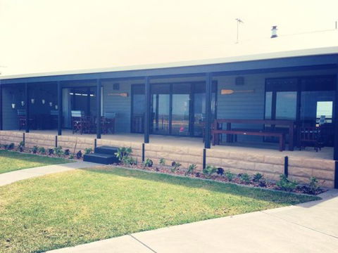 Vintage Oar Holiday House - New Castle Holiday 3