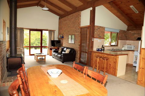 Jamieson Valley Retreat - New Castle Holiday 4