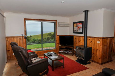 Johanna Bluegum Holiday Cabins - New Castle Holiday 1