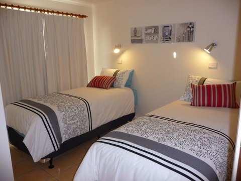 Johanna Bluegum Holiday Cabins - New Castle Holiday 4