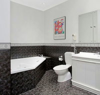 Merton Manor Exclusive Bed and Breakfast - New Castle Holiday