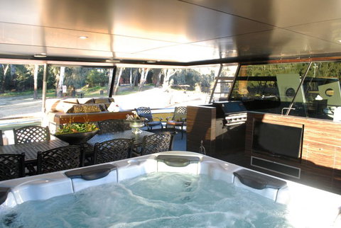 Murray River Houseboats - New Castle Holiday 3