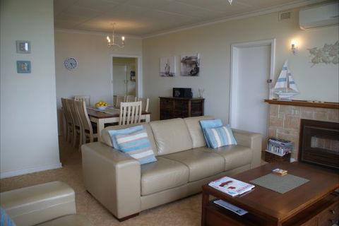 Bonnie Doon - New Castle Holiday 1