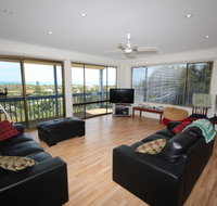 LJ Hooker Goolwa Holiday Rentals - 39 Bradford Road Goolwa Beach - New Castle Holiday
