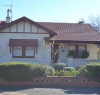 Tin House at Tanunda - New Castle Holiday