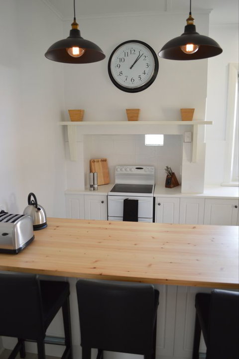 Two Cow Cottage Bed And Breakfast - New Castle Holiday 4