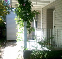 Wisteria Cottage - New Castle Holiday