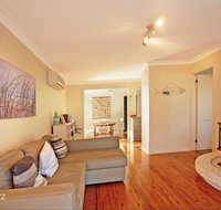 Hayes Beach House - New Castle Holiday