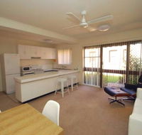 Ovens CBD Apartment 3 - New Castle Holiday