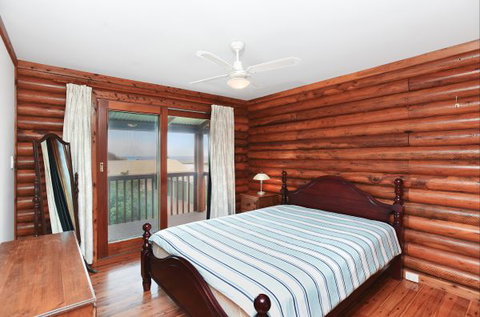 Sam's - New Castle Holiday 5