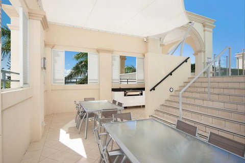 The Grand Apartments - New Castle Holiday 7