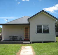 Sapphire Cottage - New Castle Holiday