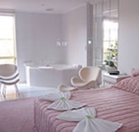 Cottonwood Motor Inn - New Castle Holiday