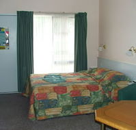 Lazy River Motor Inn - New Castle Holiday