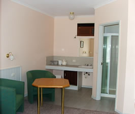 Lazy River Motor Inn - New Castle Holiday 1