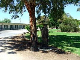 Lazy River Motor Inn - New Castle Holiday 4