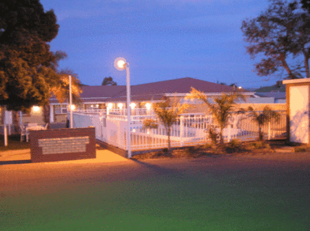 Charles Rasp Motor Inn and Cottages - New Castle Holiday