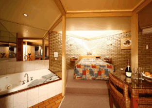 Mitchell Motor Inn - New Castle Holiday 1