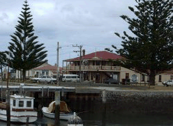 Port Albert Hotel - New Castle Holiday