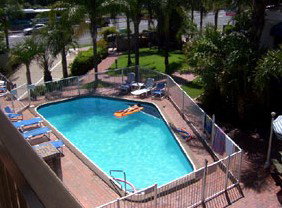 Burleigh Palms Holiday Apartments - New Castle Holiday 2