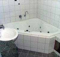 Tasman Beachside Apartments - New Castle Holiday