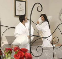 Wine  Roses Bed  Breakfast - New Castle Holiday