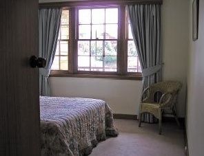 Avon Court Apartments - New Castle Holiday 1