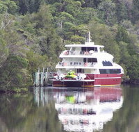 Castaway Holiday Apartments - New Castle Holiday
